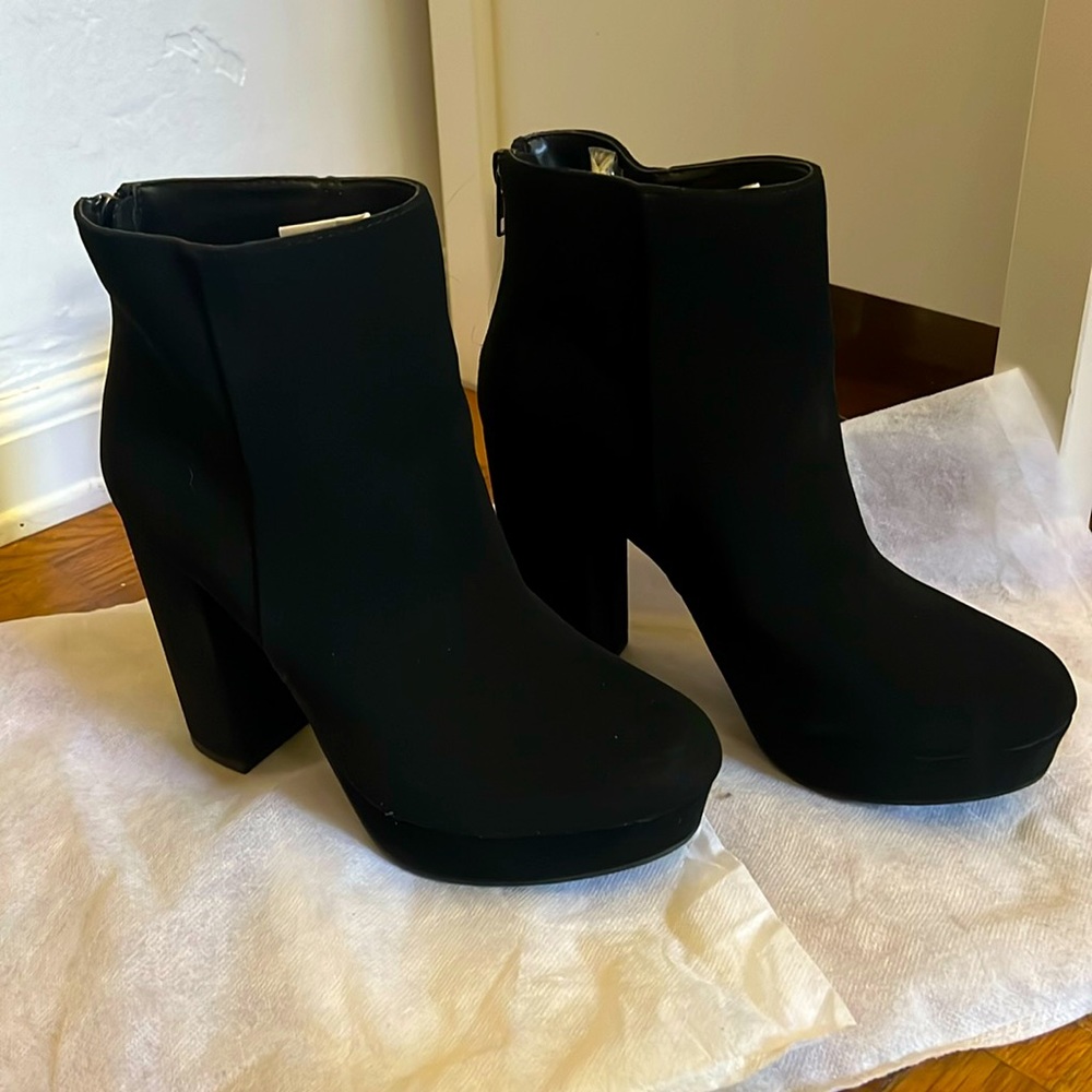 Black boots high heels